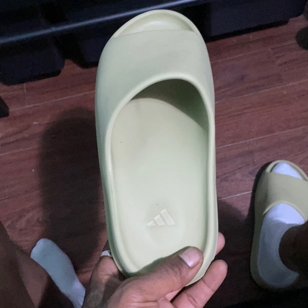 Yezzy slids